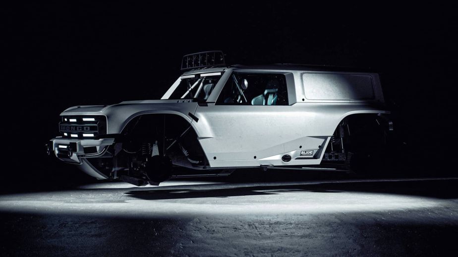 Custom Img 60 924x520